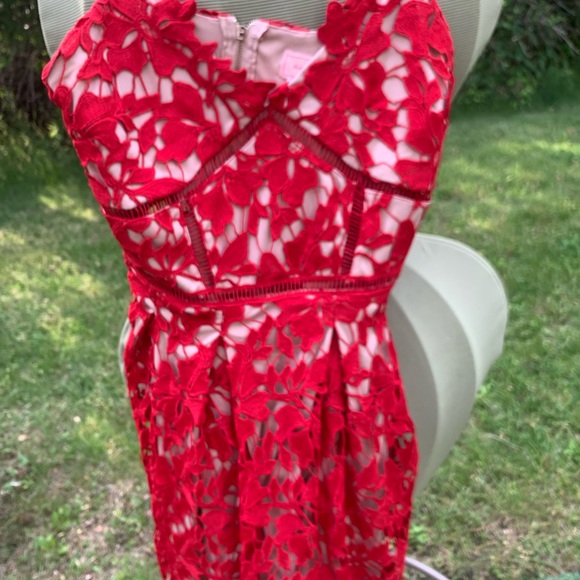 Red hot!  Beautiful cue outs adjustable shoulder straps- so sexy, elegant classy - Picture 5 of 7